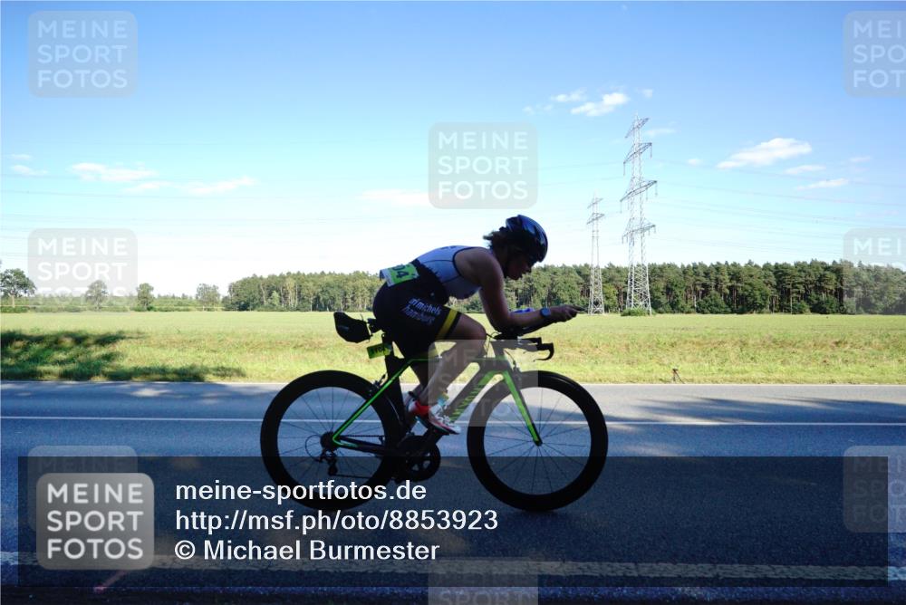 07.09.2025 - 19. Norderstedt Triathlon Michael Burmester http://msf.ph/oto/8853923 07.09.2025 16:06:47 Radfahren 1104 meine-sportfotos.de