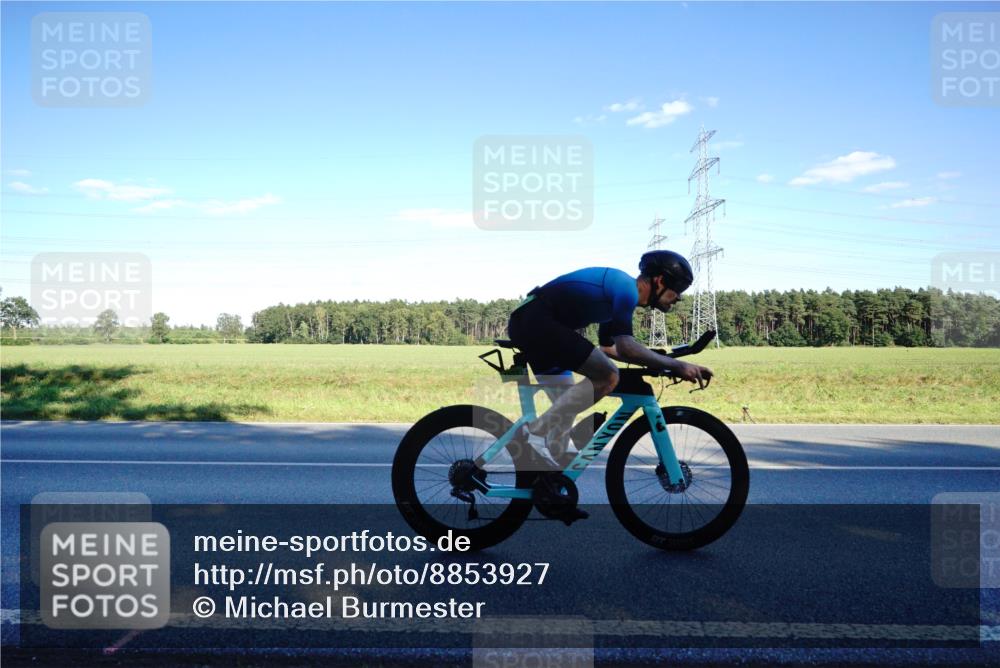 07.09.2025 - 19. Norderstedt Triathlon Michael Burmester http://msf.ph/oto/8853927 07.09.2025 16:06:52 Radfahren 1627 meine-sportfotos.de