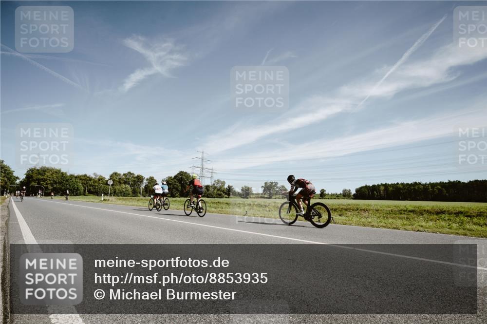 07.09.2025 - 19. Norderstedt Triathlon Michael Burmester http://msf.ph/oto/8853935 07.09.2025 11:55:32 Radfahren 226 meine-sportfotos.de