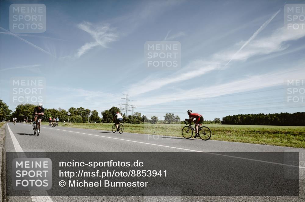07.09.2025 - 19. Norderstedt Triathlon Michael Burmester http://msf.ph/oto/8853941 07.09.2025 11:55:35 Radfahren 226 meine-sportfotos.de