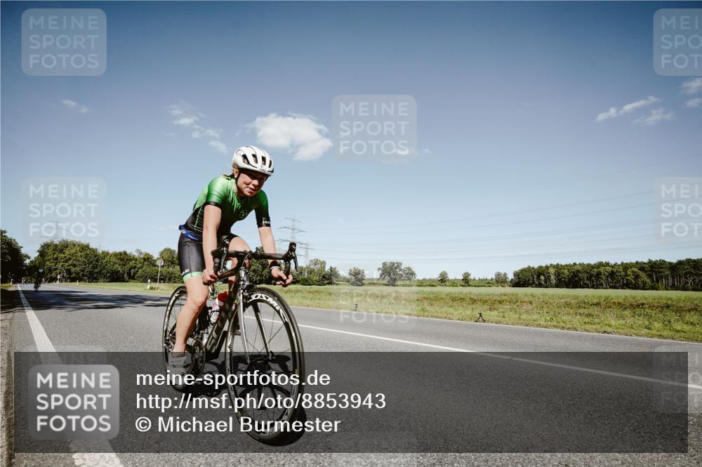 07.09.2025 - 19. Norderstedt Triathlon Michael Burmester http://msf.ph/oto/8853943 07.09.2025 14:53:52 Radfahren 448, 1000, 1493, 1505 meine-sportfotos.de