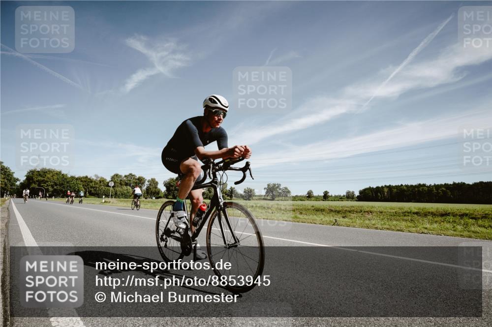 07.09.2025 - 19. Norderstedt Triathlon Michael Burmester http://msf.ph/oto/8853945 07.09.2025 11:55:36 Radfahren 226 meine-sportfotos.de