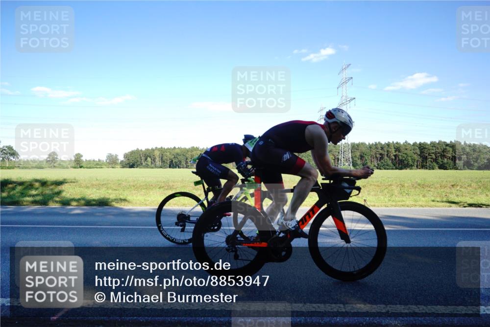 07.09.2025 - 19. Norderstedt Triathlon Michael Burmester http://msf.ph/oto/8853947 07.09.2025 16:07:05 Radfahren 552, 950, 1094, 1400, 1407, 1555, 1574, 1588, 1601 meine-sportfotos.de