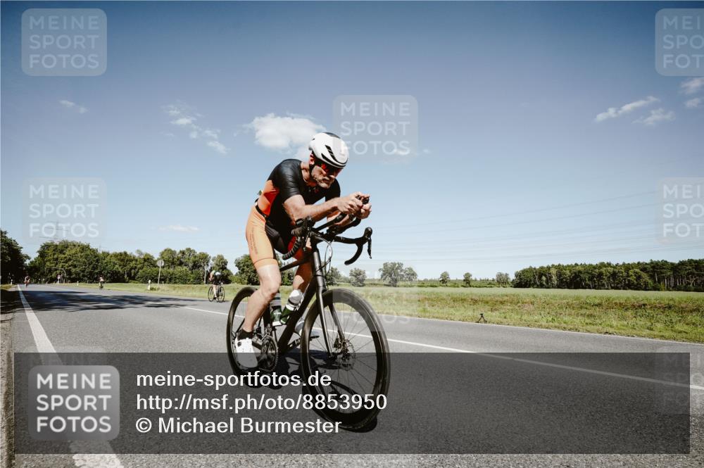 07.09.2025 - 19. Norderstedt Triathlon Michael Burmester http://msf.ph/oto/8853950 07.09.2025 14:53:55 Radfahren 1000, 1493 meine-sportfotos.de