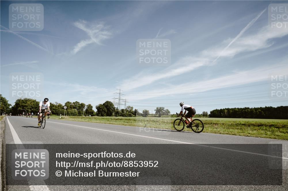 07.09.2025 - 19. Norderstedt Triathlon Michael Burmester http://msf.ph/oto/8853952 07.09.2025 11:55:39 Radfahren 1282 meine-sportfotos.de