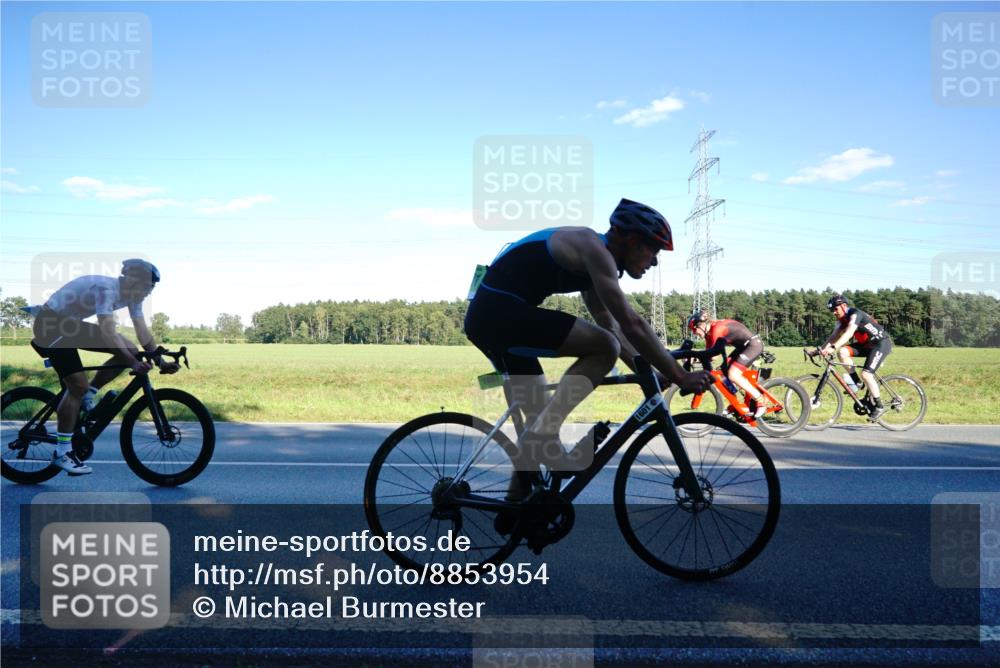 07.09.2025 - 19. Norderstedt Triathlon Michael Burmester http://msf.ph/oto/8853954 07.09.2025 16:07:07 Radfahren 492, 552, 866, 952, 1094, 1400, 1407, 1555, 1574, 1588, 1589, 1601 meine-sportfotos.de