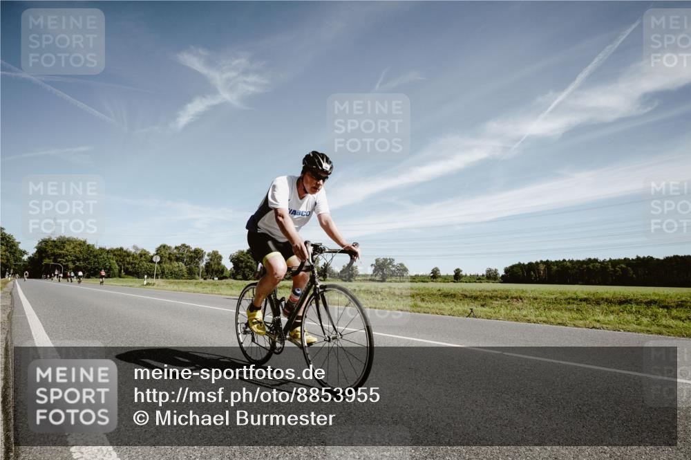 07.09.2025 - 19. Norderstedt Triathlon Michael Burmester http://msf.ph/oto/8853955 07.09.2025 11:55:40 Radfahren 1282 meine-sportfotos.de