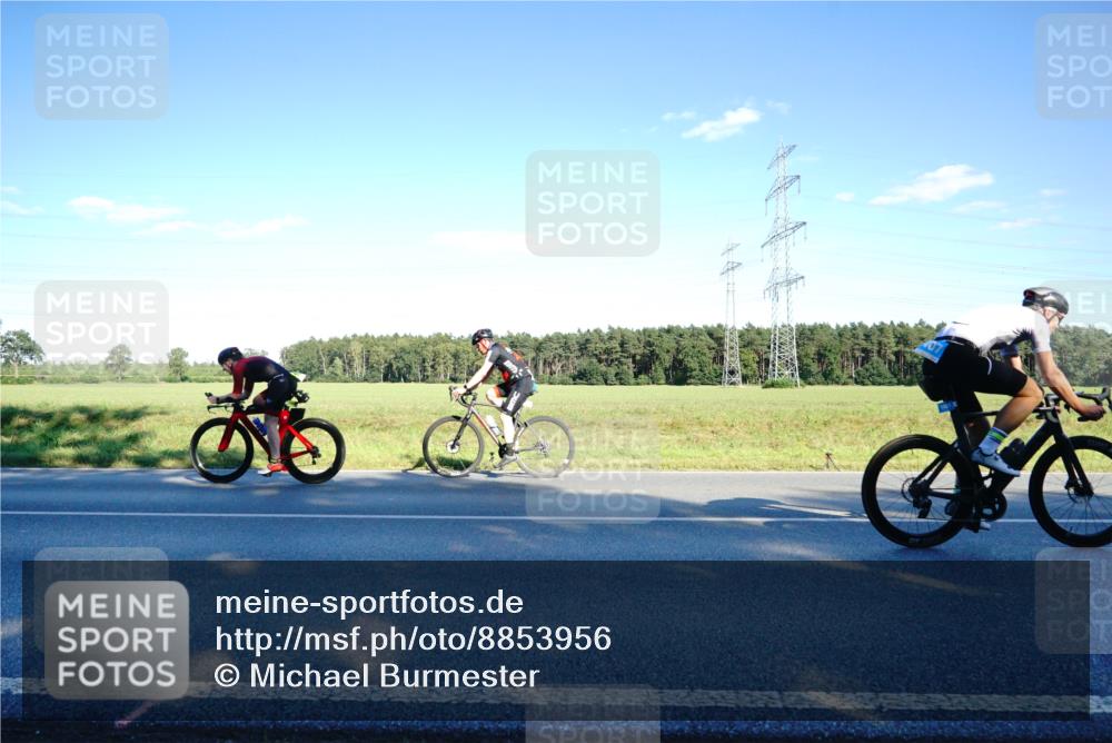07.09.2025 - 19. Norderstedt Triathlon Michael Burmester http://msf.ph/oto/8853956 07.09.2025 16:07:08 Radfahren 492, 552, 866, 952, 1094, 1407, 1555, 1574, 1588, 1589, 1601, 1616 meine-sportfotos.de