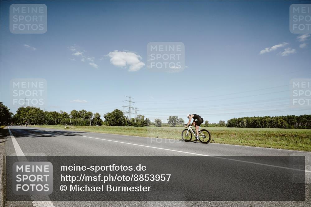 07.09.2025 - 19. Norderstedt Triathlon Michael Burmester http://msf.ph/oto/8853957 07.09.2025 14:54:04 Radfahren 449 meine-sportfotos.de
