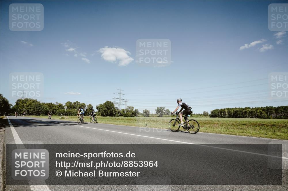 07.09.2025 - 19. Norderstedt Triathlon Michael Burmester http://msf.ph/oto/8853964 07.09.2025 14:54:07 Radfahren  meine-sportfotos.de