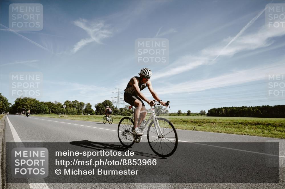 07.09.2025 - 19. Norderstedt Triathlon Michael Burmester http://msf.ph/oto/8853966 07.09.2025 11:55:48 Radfahren 151 meine-sportfotos.de