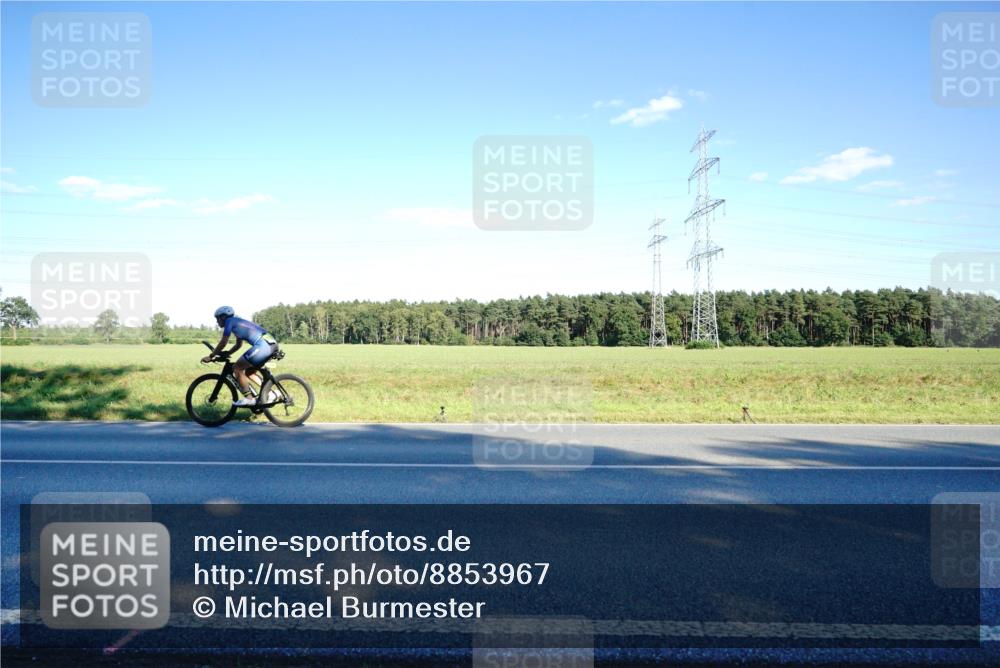 07.09.2025 - 19. Norderstedt Triathlon Michael Burmester http://msf.ph/oto/8853967 07.09.2025 16:07:11 Radfahren 492, 866, 937, 952, 1407, 1523, 1589, 1601, 1616 meine-sportfotos.de
