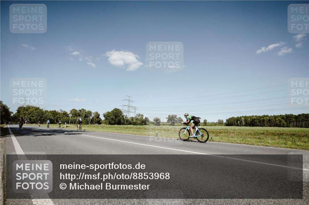 07.09.2025 - 19. Norderstedt Triathlon Michael Burmester http://msf.ph/oto/8853968 07.09.2025 14:54:09 Radfahren 427 meine-sportfotos.de