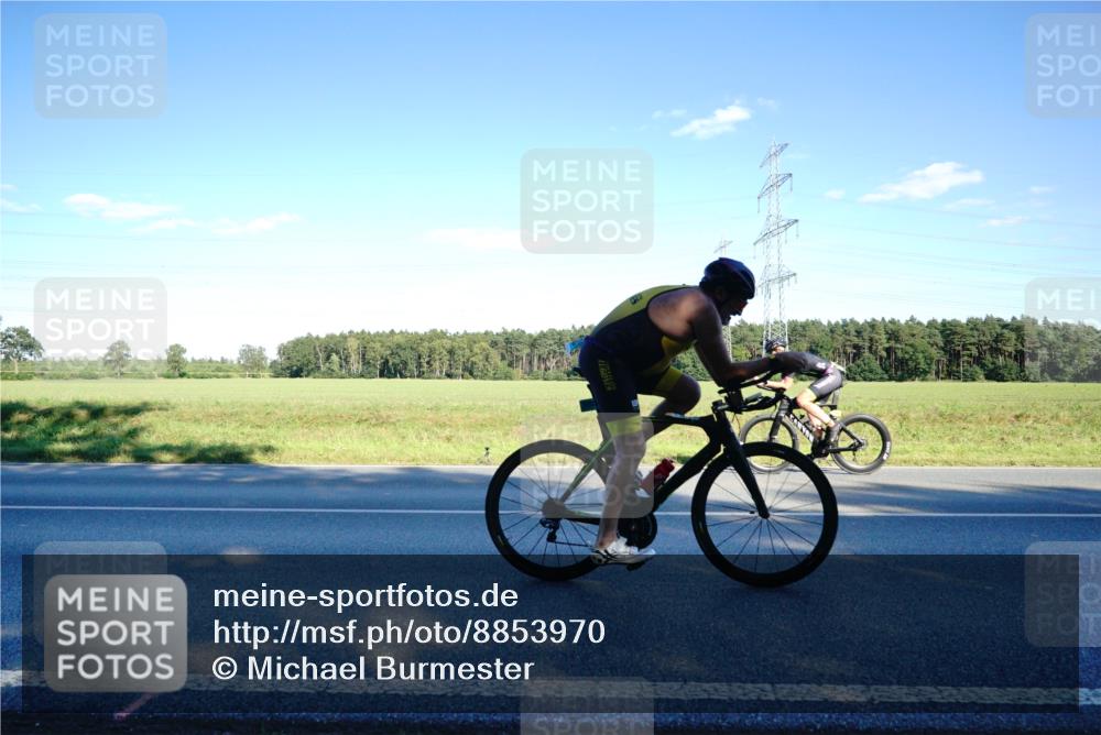 07.09.2025 - 19. Norderstedt Triathlon Michael Burmester http://msf.ph/oto/8853970 07.09.2025 16:07:12 Radfahren 492, 866, 937, 952, 1523, 1589, 1616 meine-sportfotos.de