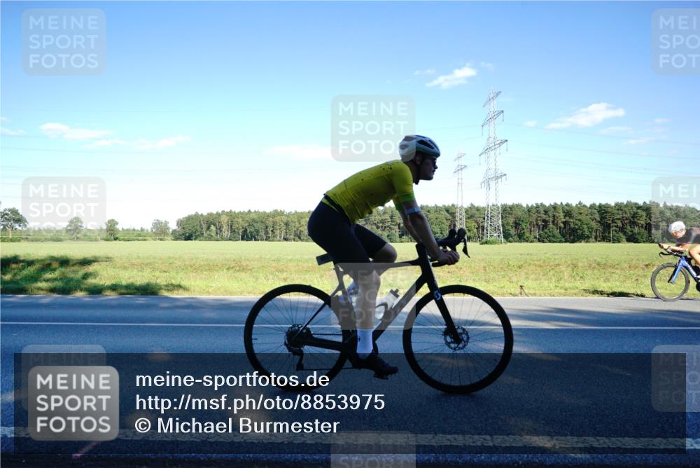 07.09.2025 - 19. Norderstedt Triathlon Michael Burmester http://msf.ph/oto/8853975 07.09.2025 16:07:13 Radfahren 937, 952, 1523, 1551, 1589, 1616 meine-sportfotos.de