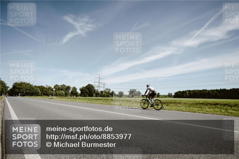 07.09.2025 - 19. Norderstedt Triathlon Michael Burmester http://msf.ph/oto/8853977 07.09.2025 11:56:02 Radfahren 259 meine-sportfotos.de