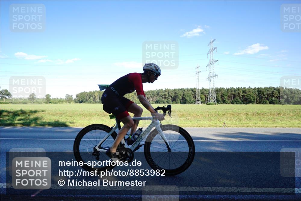 07.09.2025 - 19. Norderstedt Triathlon Michael Burmester http://msf.ph/oto/8853982 07.09.2025 16:07:25 Radfahren 1061 meine-sportfotos.de