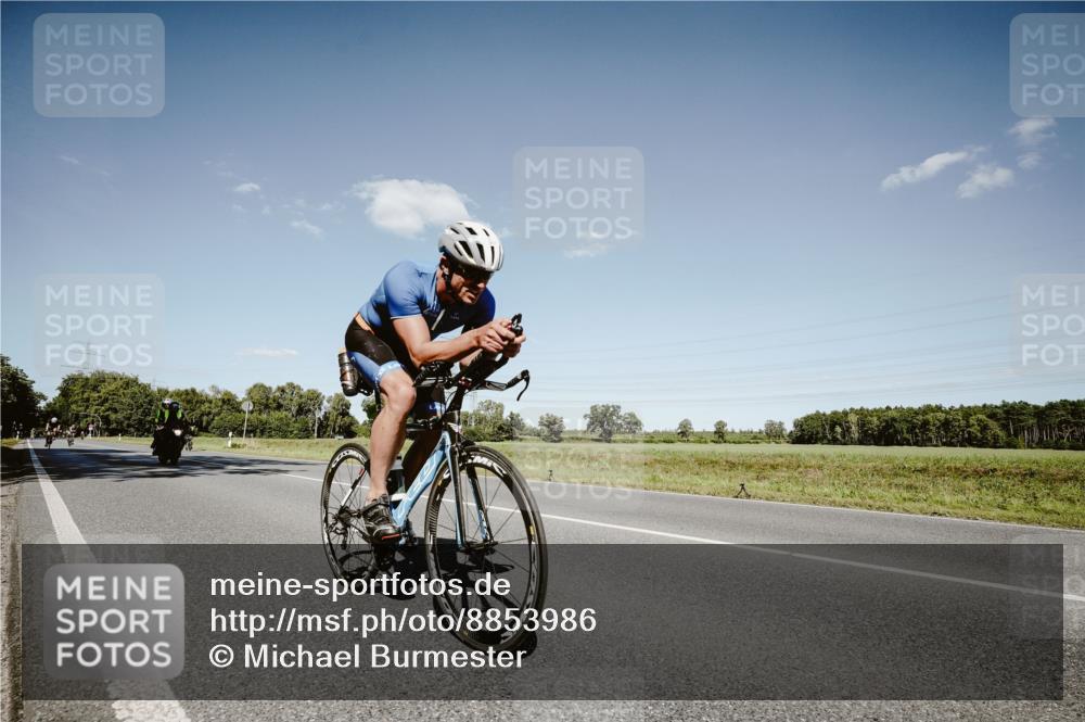 07.09.2025 - 19. Norderstedt Triathlon Michael Burmester http://msf.ph/oto/8853986 07.09.2025 14:54:24 Radfahren 411, 963, 1012 meine-sportfotos.de