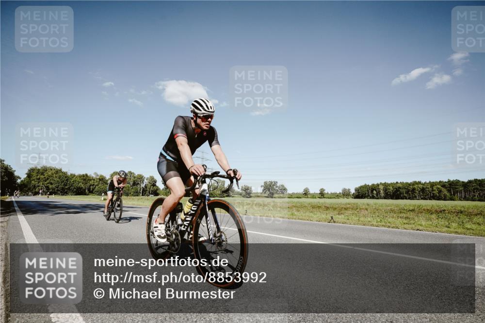 07.09.2025 - 19. Norderstedt Triathlon Michael Burmester http://msf.ph/oto/8853992 07.09.2025 14:54:28 Radfahren 411, 452 meine-sportfotos.de