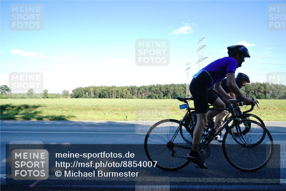 07.09.2025 - 19. Norderstedt Triathlon Michael Burmester http://msf.ph/oto/8854007 07.09.2025 16:07:39 Radfahren 483, 1452, 1621 meine-sportfotos.de