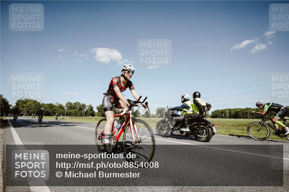 07.09.2025 - 19. Norderstedt Triathlon Michael Burmester http://msf.ph/oto/8854008 07.09.2025 14:54:37 Radfahren 391, 437, 474, 1503 meine-sportfotos.de