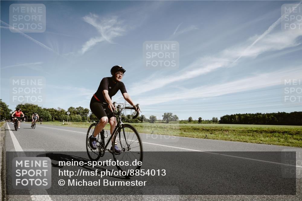 07.09.2025 - 19. Norderstedt Triathlon Michael Burmester http://msf.ph/oto/8854013 07.09.2025 11:56:34 Radfahren 234, 803, 1348, 1349 meine-sportfotos.de