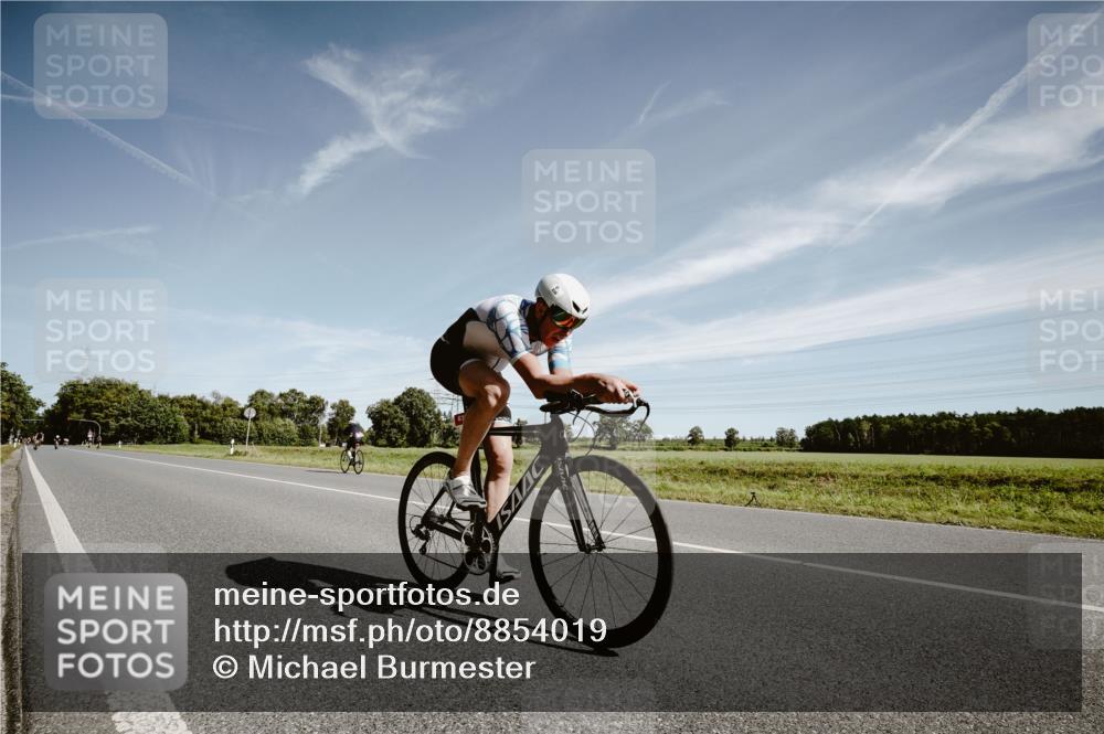 07.09.2025 - 19. Norderstedt Triathlon Michael Burmester http://msf.ph/oto/8854019 07.09.2025 11:56:38 Radfahren 803, 838, 1348 meine-sportfotos.de