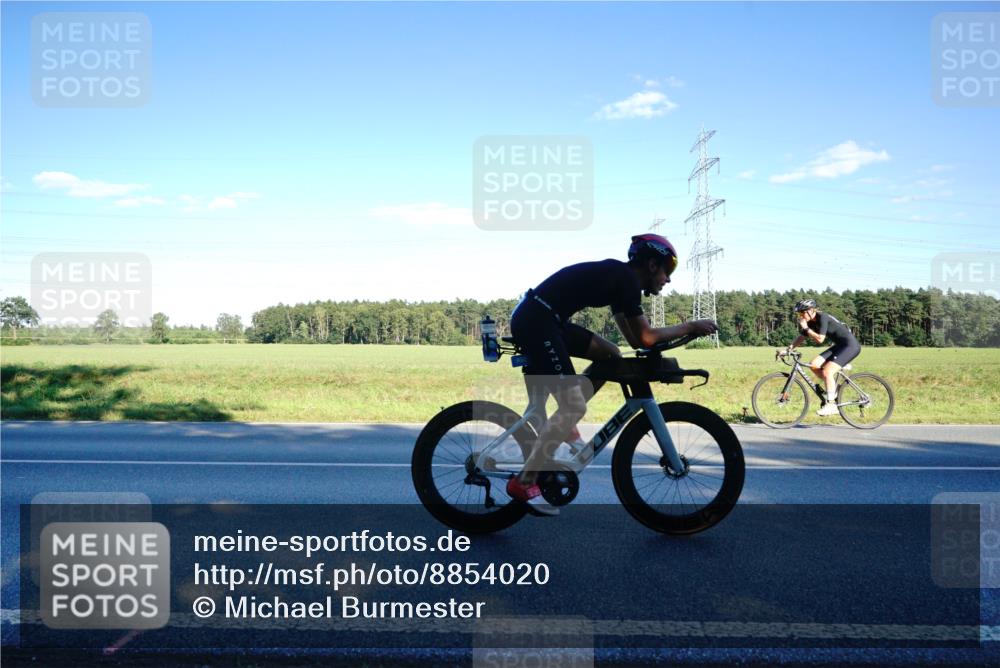 07.09.2025 - 19. Norderstedt Triathlon Michael Burmester http://msf.ph/oto/8854020 07.09.2025 16:07:42 Radfahren 483, 930, 1452, 1621 meine-sportfotos.de