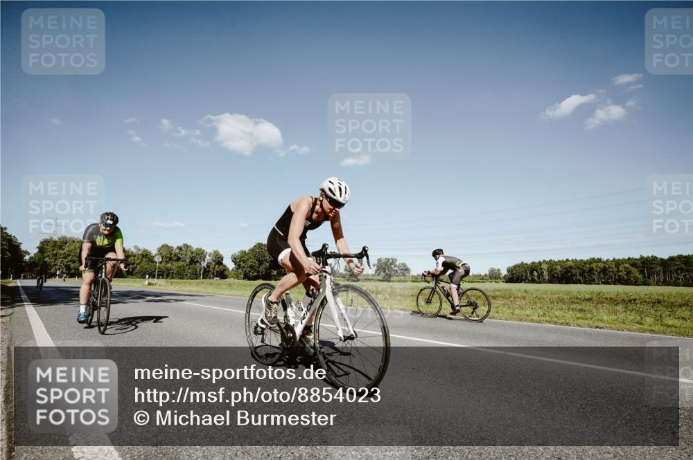 07.09.2025 - 19. Norderstedt Triathlon Michael Burmester http://msf.ph/oto/8854023 07.09.2025 14:54:58 Radfahren 454, 463, 464 meine-sportfotos.de