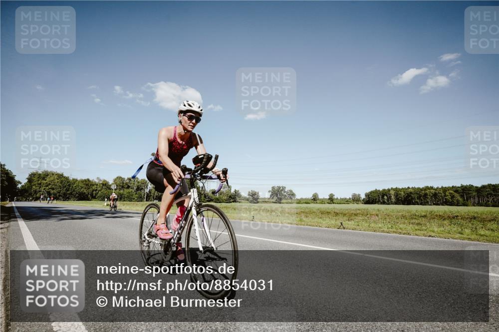 07.09.2025 - 19. Norderstedt Triathlon Michael Burmester http://msf.ph/oto/8854031 07.09.2025 14:55:00 Radfahren 454, 463, 464 meine-sportfotos.de