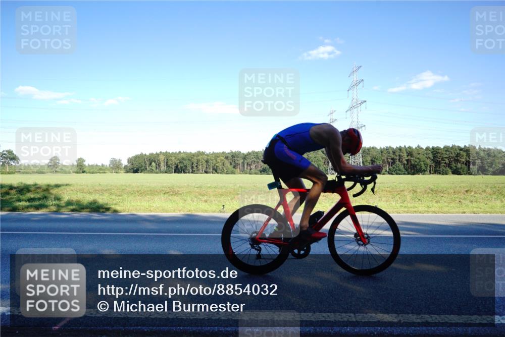 07.09.2025 - 19. Norderstedt Triathlon Michael Burmester http://msf.ph/oto/8854032 07.09.2025 16:07:47 Radfahren 957, 1529 meine-sportfotos.de