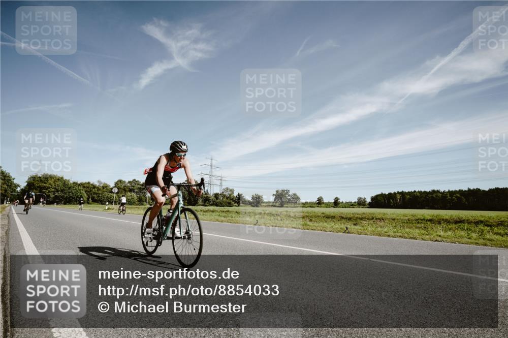 07.09.2025 - 19. Norderstedt Triathlon Michael Burmester http://msf.ph/oto/8854033 07.09.2025 11:56:47 Radfahren 140, 164, 1334, 1346 meine-sportfotos.de