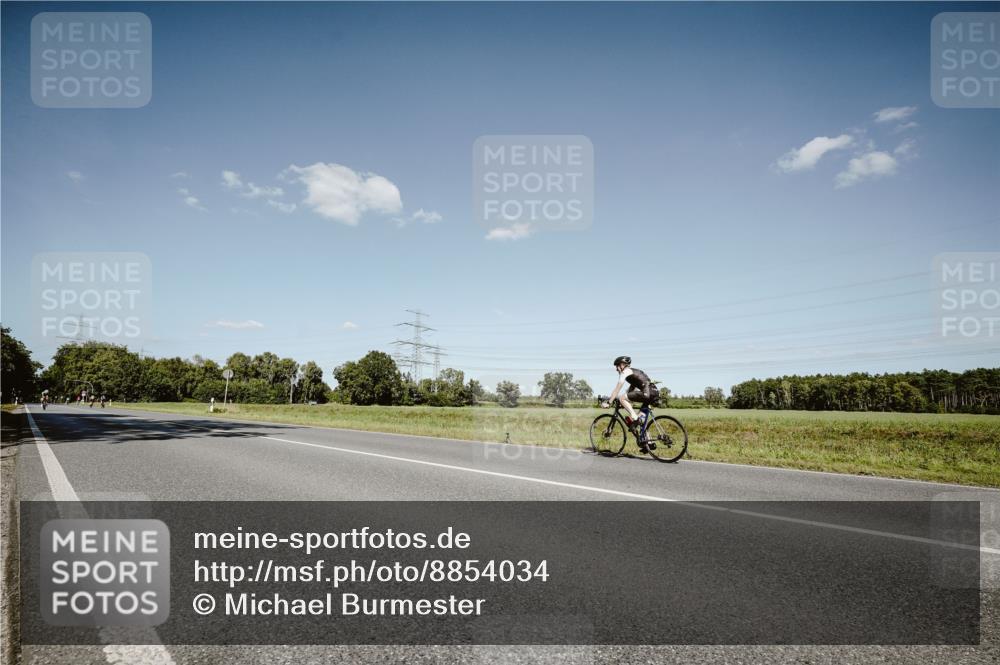 07.09.2025 - 19. Norderstedt Triathlon Michael Burmester http://msf.ph/oto/8854034 07.09.2025 14:55:06 Radfahren  meine-sportfotos.de