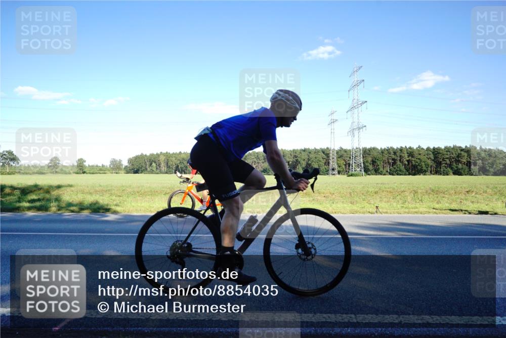 07.09.2025 - 19. Norderstedt Triathlon Michael Burmester http://msf.ph/oto/8854035 07.09.2025 16:07:49 Radfahren 957, 1529 meine-sportfotos.de