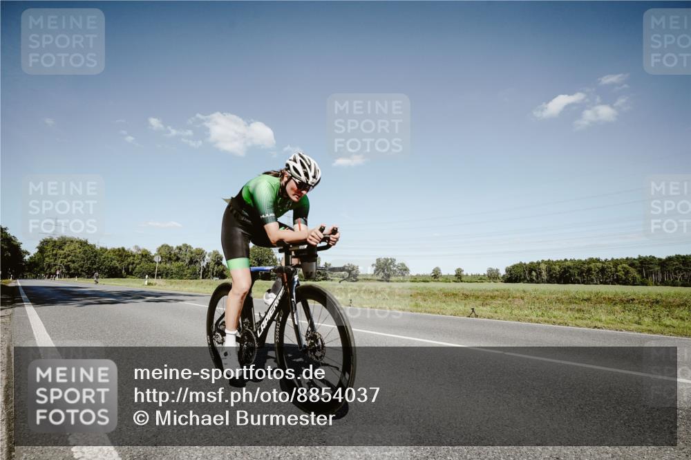 07.09.2025 - 19. Norderstedt Triathlon Michael Burmester http://msf.ph/oto/8854037 07.09.2025 14:55:11 Radfahren 1495 meine-sportfotos.de