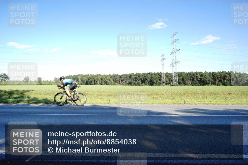 07.09.2025 - 19. Norderstedt Triathlon Michael Burmester http://msf.ph/oto/8854038 07.09.2025 16:07:49 Radfahren 957, 1529 meine-sportfotos.de