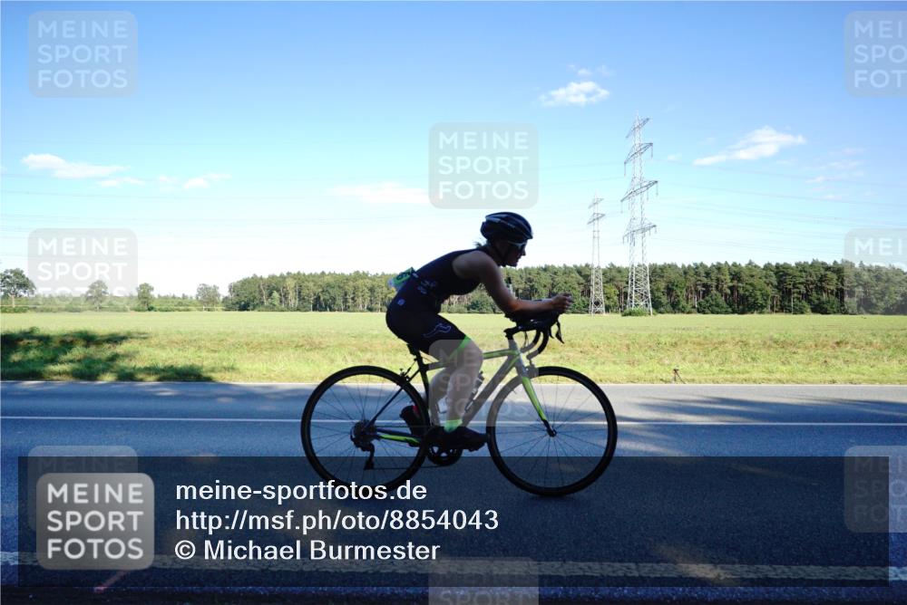 07.09.2025 - 19. Norderstedt Triathlon Michael Burmester http://msf.ph/oto/8854043 07.09.2025 16:07:53 Radfahren 957, 1086 meine-sportfotos.de