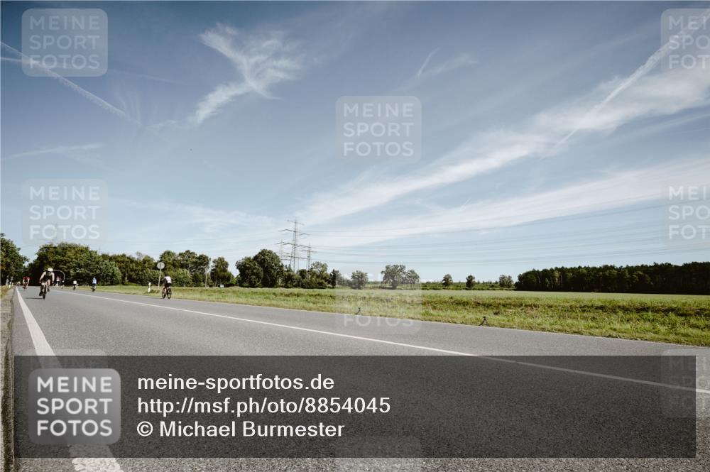 07.09.2025 - 19. Norderstedt Triathlon Michael Burmester http://msf.ph/oto/8854045 07.09.2025 11:56:53 Radfahren 140, 148 meine-sportfotos.de