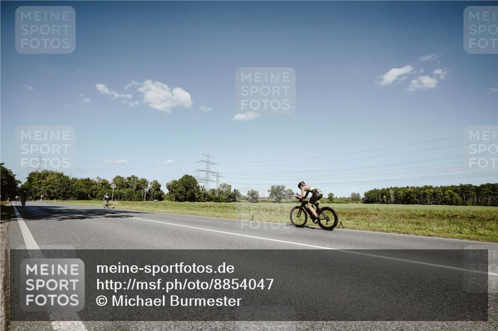 07.09.2025 - 19. Norderstedt Triathlon Michael Burmester http://msf.ph/oto/8854047 07.09.2025 14:55:29 Radfahren 1022, 1424 meine-sportfotos.de