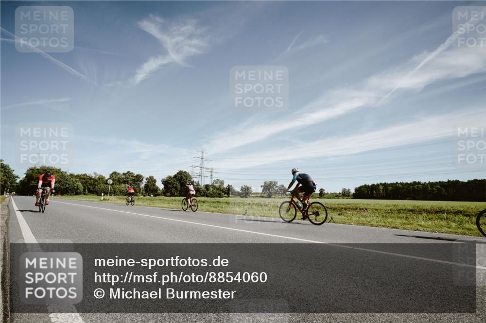 07.09.2025 - 19. Norderstedt Triathlon Michael Burmester http://msf.ph/oto/8854060 07.09.2025 11:56:59 Radfahren 148, 857 meine-sportfotos.de