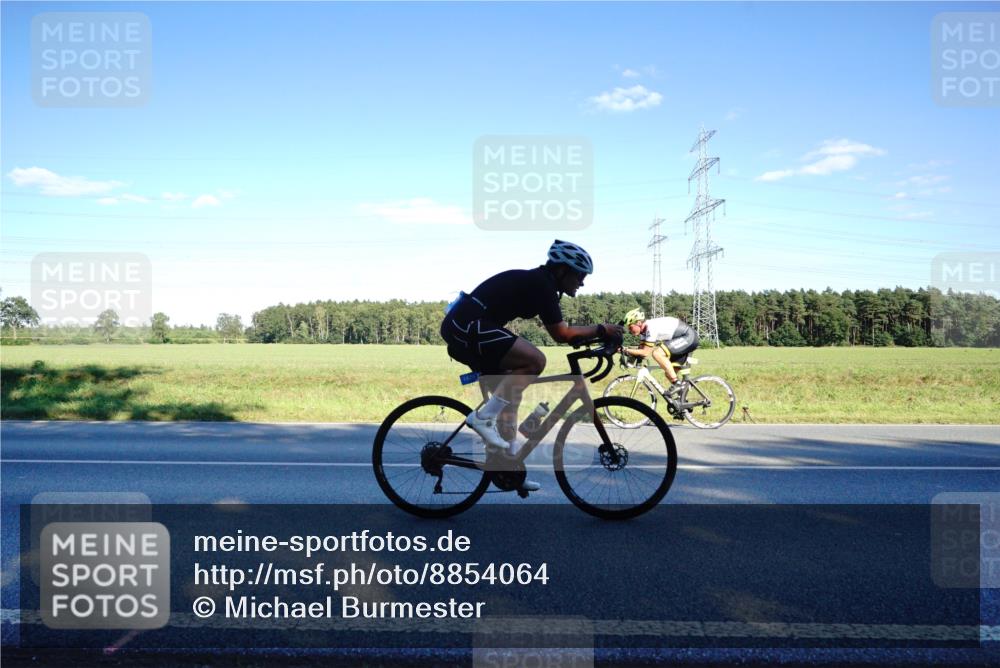 07.09.2025 - 19. Norderstedt Triathlon Michael Burmester http://msf.ph/oto/8854064 07.09.2025 16:08:13 Radfahren 945, 1415, 1475, 1607 meine-sportfotos.de