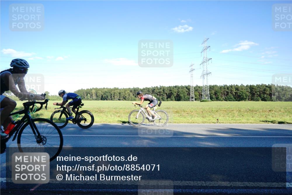 07.09.2025 - 19. Norderstedt Triathlon Michael Burmester http://msf.ph/oto/8854071 07.09.2025 16:08:16 Radfahren 461, 945, 1415, 1475 meine-sportfotos.de