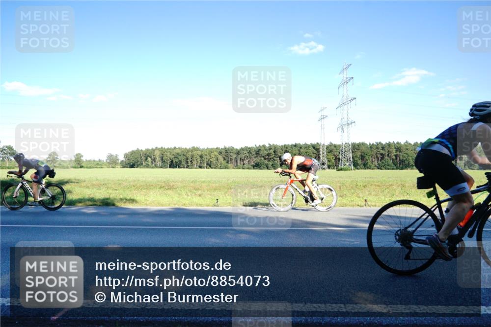 07.09.2025 - 19. Norderstedt Triathlon Michael Burmester http://msf.ph/oto/8854073 07.09.2025 16:08:16 Radfahren 461, 945, 1415, 1475 meine-sportfotos.de