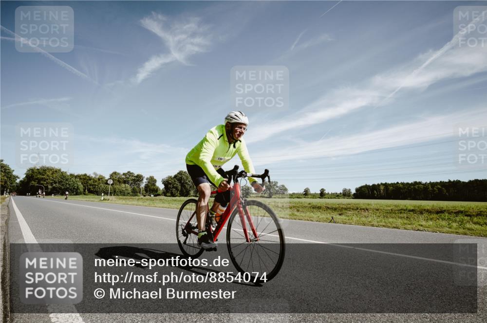 07.09.2025 - 19. Norderstedt Triathlon Michael Burmester http://msf.ph/oto/8854074 07.09.2025 11:57:08 Radfahren 170 meine-sportfotos.de