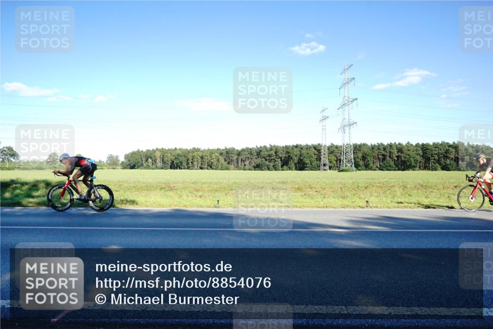 07.09.2025 - 19. Norderstedt Triathlon Michael Burmester http://msf.ph/oto/8854076 07.09.2025 16:08:17 Radfahren 461, 526, 945, 1415 meine-sportfotos.de