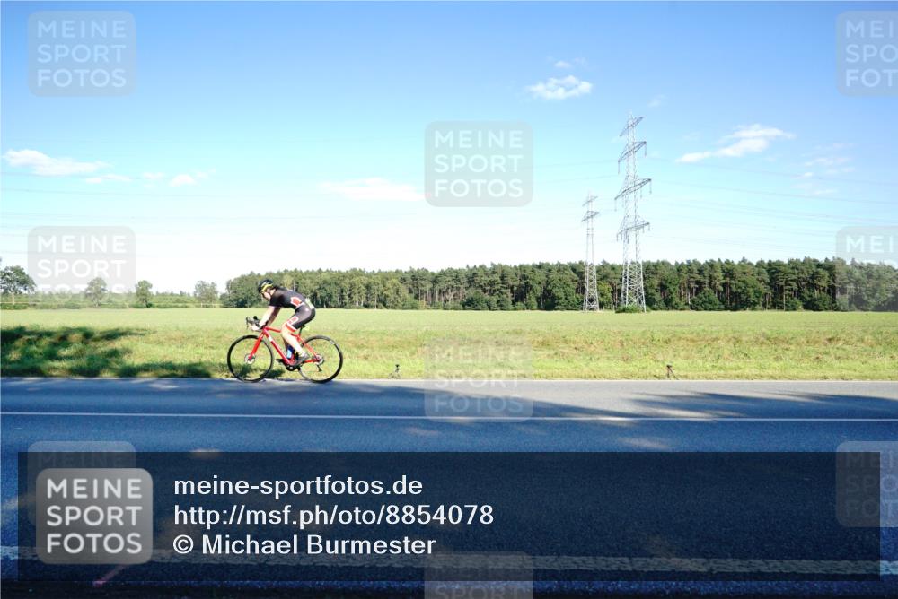 07.09.2025 - 19. Norderstedt Triathlon Michael Burmester http://msf.ph/oto/8854078 07.09.2025 16:08:17 Radfahren 461, 526, 945, 1415 meine-sportfotos.de