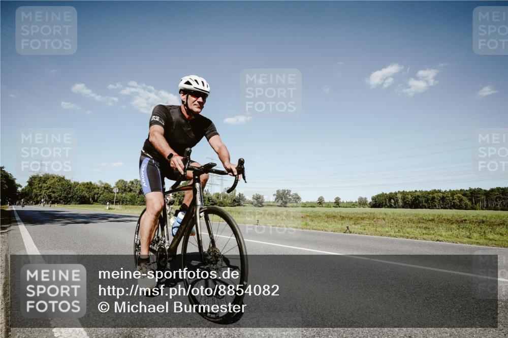 07.09.2025 - 19. Norderstedt Triathlon Michael Burmester http://msf.ph/oto/8854082 07.09.2025 14:56:08 Radfahren 400 meine-sportfotos.de