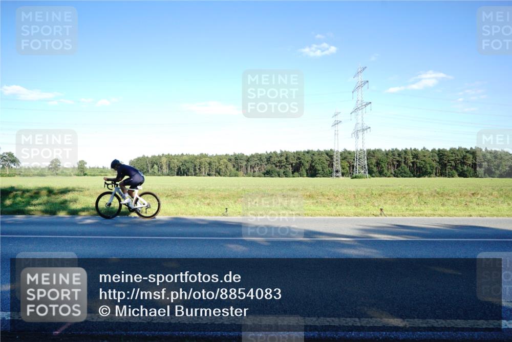 07.09.2025 - 19. Norderstedt Triathlon Michael Burmester http://msf.ph/oto/8854083 07.09.2025 16:08:20 Radfahren 461, 526, 1443, 1593 meine-sportfotos.de