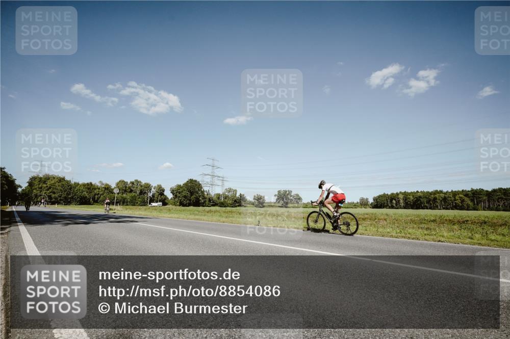 07.09.2025 - 19. Norderstedt Triathlon Michael Burmester http://msf.ph/oto/8854086 07.09.2025 14:56:10 Radfahren 400, 1005 meine-sportfotos.de