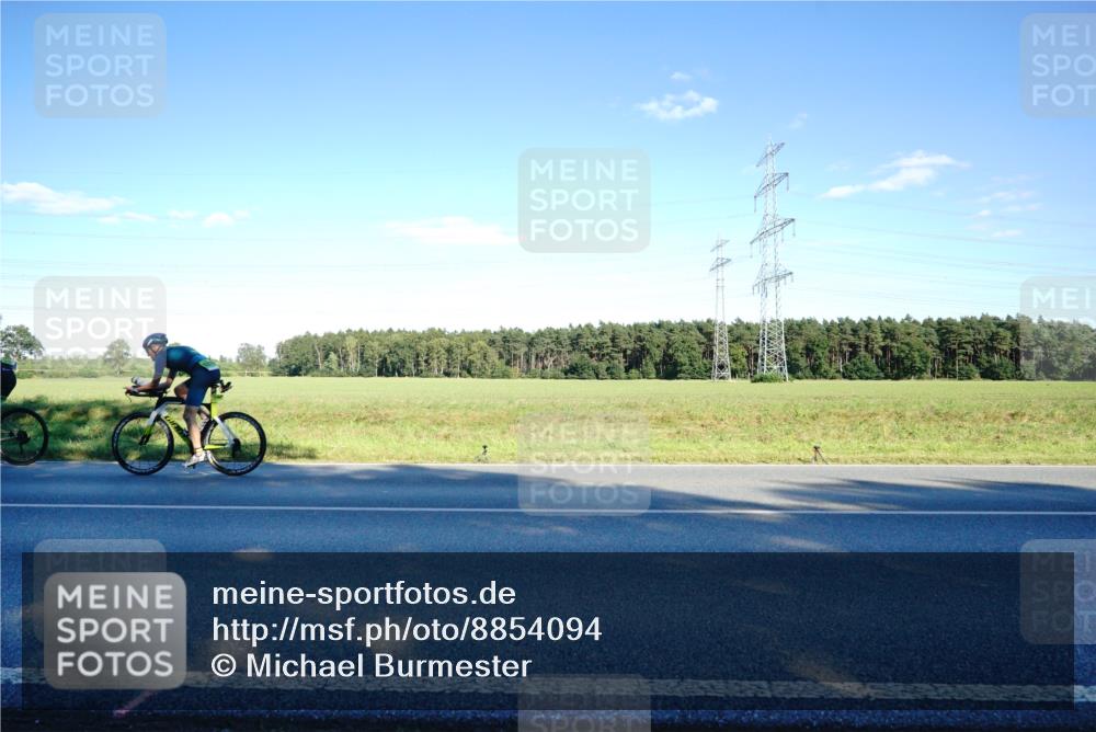 07.09.2025 - 19. Norderstedt Triathlon Michael Burmester http://msf.ph/oto/8854094 07.09.2025 16:08:25 Radfahren 1443, 1579, 1593 meine-sportfotos.de